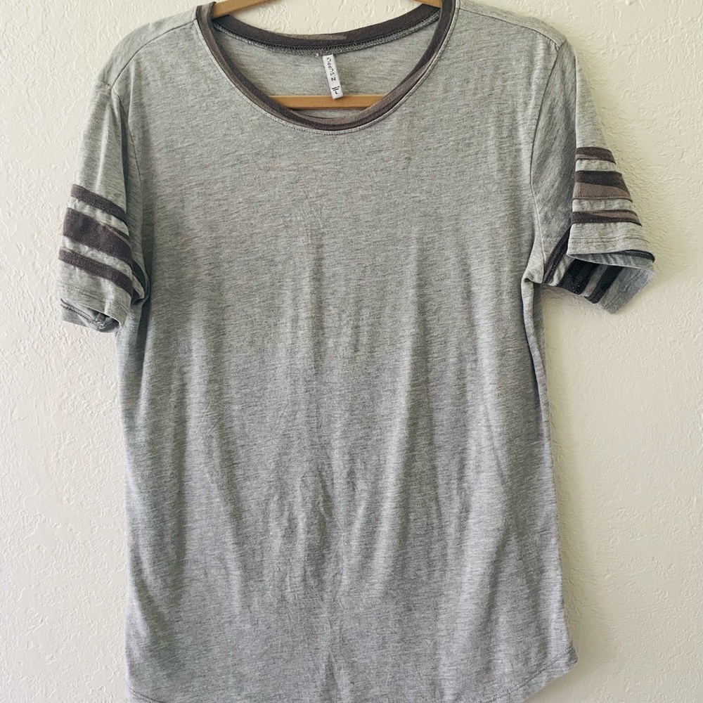 Z Supply grey and camo detail tee size large